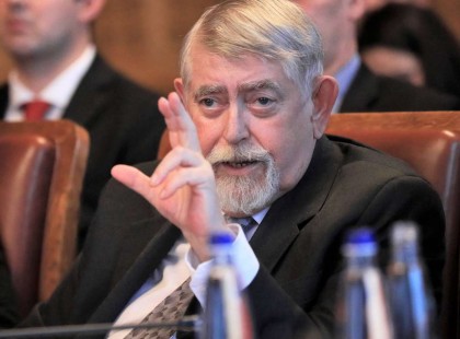 DK: Azonnal állítsák le Kásler ámokfutását!