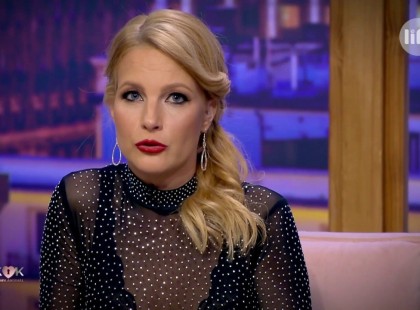 Komoly????EZ BOTRÁNYOS ÉS tényleg SIRALMAS!!! El sem hisszük, hogy kivel szűrte össze a levet a gyönyörű és okos Várkonyi Andrea! Szóhoz sem jutunk! Te is ismered!