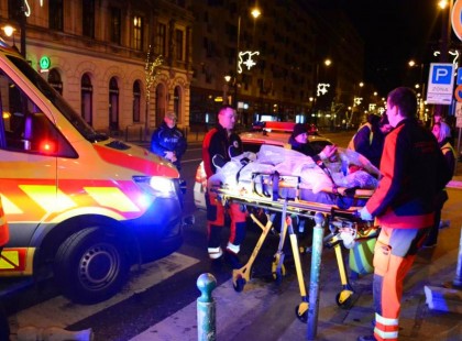 Meghalt az ablakon kiesett 17 éves Ricsi, pedig nagyon reménykedett az édesapja A cikk a hozzászólásoknál olvasható!