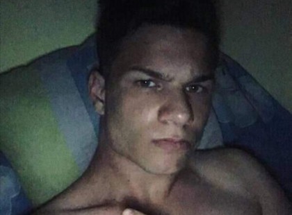 Ő az a 18 éves ember aki a Deák téren 2 társát halálra késelte. Krisztián adatlapján vannak érdekességek