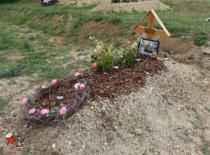 Így néz most ki Gesztesi sírja.. Az ember nem ismer rá