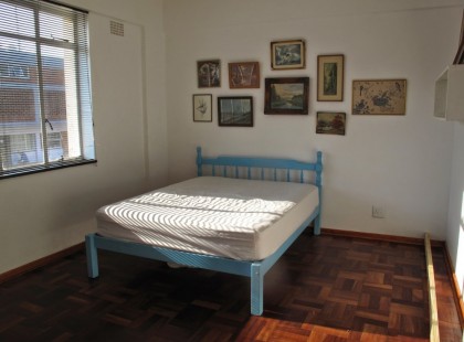 Zseniális! A félszobában csak egy ágy fért el. Nézd meg, milyen szuperül alakította át a lakója! (fotók)