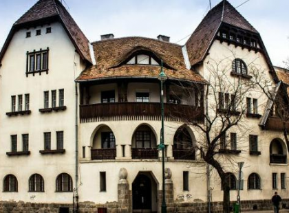 EZ DURVA! A Barátok közt gyönyörű színésznője, olyan helyen él, ahol még vezetékes víz sincs! Ezt sosem gondoltuk volna ..