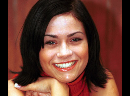 EZT NEM HISZEM EL! Emlékszel még a Barátok Közt Hoffer Eszterére? Vadítóan Dögös tiniként szerepelt a filmben…. Így néz ki ma 38 évesen, 2 gyermekes édesanyaként!