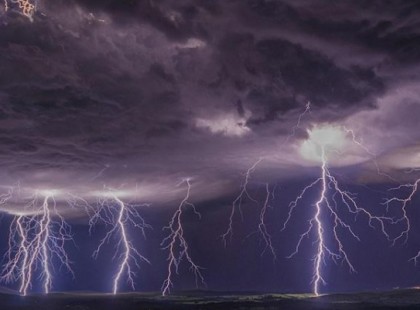 Figyelem!Néhány órán belül JÉGESŐVEL, cikázó villámokkal, fülsiketítő égzengéssel ,CSAP LE A VIHAR! ITT A LISTA – ezekre a megyékre már kiadták a riasztást!! >>>