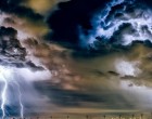 12 megyére adtak ki riasztást !Égszakadás jön !2 cm-es jégdarabokra hívja fel a figyelmet a meteorológiai szolgálat, amihez 70 km/órás szél társul !