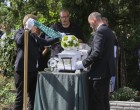 Mindenki zokogott Ricsi temetésén. Nyugalomra helyezték az ablakon kiesett srácot