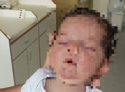 Egy gyönyörű kislányt hagytak a kazincbarcikai kórház babamentő inkubátorában