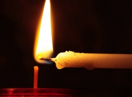 Még a legközelebbi barátai sem tudtak róla! A gyilkos kór elől menekült a halálba a magyar műsorvezető