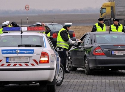 Mindenkit érintő hír a bejelentése! A rendőrök a mai naptól AZONNAL a HELYSZÍNEN elveszik a jogosítványunkat!