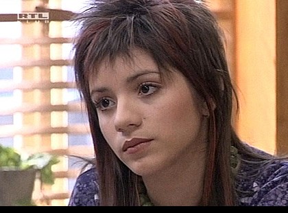 MEGVAN még a Barátok közt botrányos tinije, Noémi? A vadóc, nehéz természetű lányból csodaszép édesanya lett!ÍGY NÉZ KI A 30 éves Csifó Dorina boldog családanyaként >>>