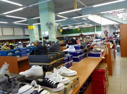 EZ NAGYON DURVA! Budapesten EZT ÍRTÁK KI A kínai boltra, mert a világon senki nem mert bemenni!