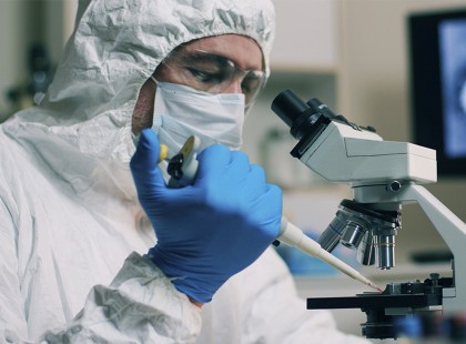 Sötét jóslat: 170 ezer áldozatot szed szeptemberben a koronavírus második hulláma