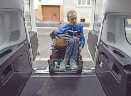 Kerekesszékes, izomsorvadásos beteget loptak meg Sopronban.