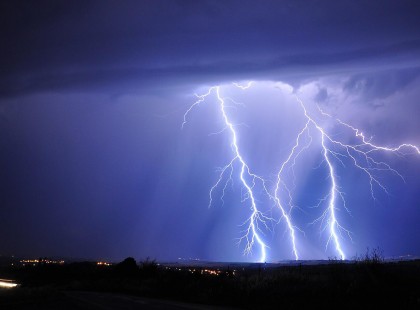 Agyoncsapta a villám vizelés közben a politikust