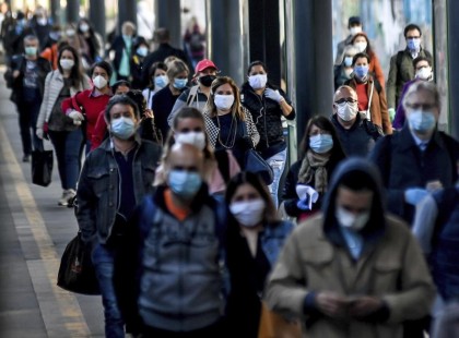 Itt újra megjelent a vírus: már zárják vissza az iskolákat, kijárás csak boltba