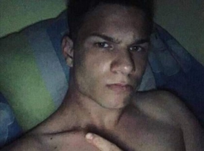 Ő az a 18 éves ember aki a Deák téren 2 társát halálra késelte. Krisztián adatlapján vannak érdekességek