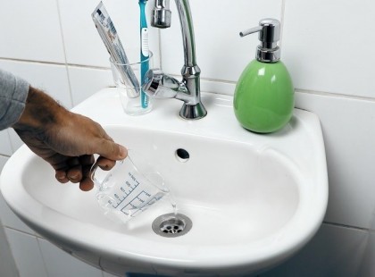 EZT AZ filléres és pofonegyszerű, de AGYAFÚRT TRÜKKÖT EGY idős NÉNI ÁRULTA EL NEKEM. NEM HITTEM NEKI ADDIG, AMÍG SAJÁT MAGAM KI NEM PRÓBÁLTAM! A DUGULÁS AZONNAL MEGSZŰNT!