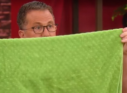 Egy szálloda mosónője elárulta hogy kell helyesen kimosni a törölközőket. Így lesznek tiszták, sterilek és friss illatúak