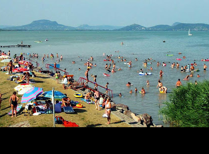 Ajjjaj – nagyon rossz hírt kaptunk! Aki idén a Balatonra tervezi a nyaralást…..