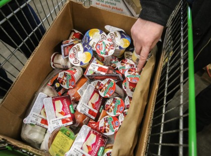 Kötelező lesz Csehországban az el nem adott élelmiszereket a rászorulóknak adni!