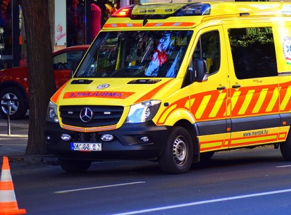 Kollégájukhoz riasztották a mentősöket. Gyászol az OMSZ