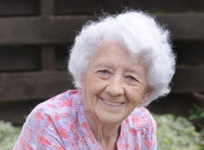 A pénztárosnő beszólt az idős néninek, de az úgy helyre tette, hogy beléfagyott a szó!