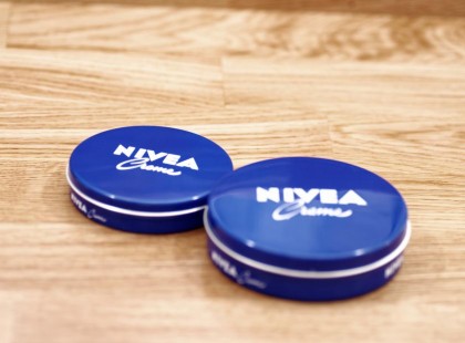 Sokan használják a kék dobozos Nivea krémet, de csak kevesen tudják mi mindenre jó még