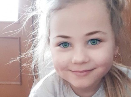 Ekkor kísérik utolsó útjára a kis Zoét.. A családnak egyetlen kérése van csupán a temetéssel kapcsolatban