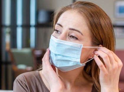 Bírságolnak a Balatonnál, ha nincs szájmaszk!!50.000 forintos büntetés a maszkviselés elmulasztásáért!