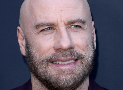 John Travolta: „Fájó szívvel tudatom, hogy gyönyörű feleségem, Kelly elvesztette a mellrákkal vívott kétéves harcát”