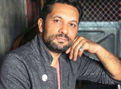 Kapott egy telefont, eltűnt, másnap csak a holttestét találták meg..Ez történt pontosan?