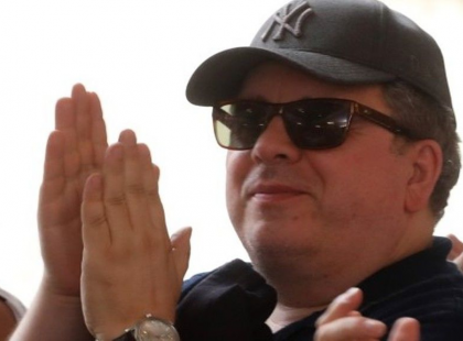 EZ KŐKEMÉNY! Ennyi idő után újra felbukkant!!! Közel 170 kilóra hízott Friderikusz Sándor! A hasát nézzétek…..