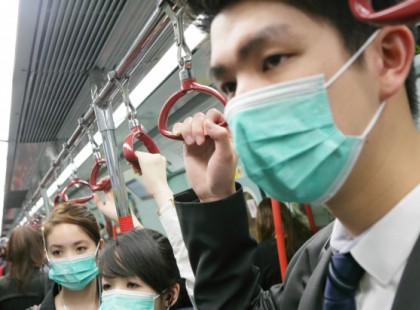 ÚJ információk jöttek a 2. hullám előtt! Most derült ki!!! SZINTE SEMMIT nem ért a magyarországi védőtávolság-szabály? VÁLTOZÁS!!!! SOK helyen már ez AZ ÚJ KÖTELEZŐ VÉDŐTÁVOLSÁG SZABÁLY! >>>>>