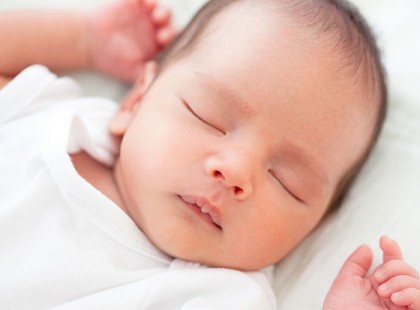 Brutális gyilkosság: puszta kézzel fojtotta meg 8 hónapos kislányát a horroranyuka