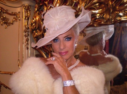 TYŰHA! EZEK A Medveczky Ilona legpompásabb ruhakölteményei, amit Katalin hercegnő is megirigyelhet! >>>