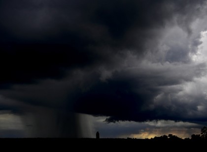 Nagyon durva vihar jön! Ítéletidő és özönvíz várható 19 megyében!! ITT készüljetek durva FELHŐSZAKADÁSRA :