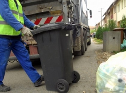 Józan ésszel felfoghatatlan, hogy mit tett Ez a kettő szemetes rakodó “ember” a kisfiammal, aki még mindig sír a történtek miatt: – Szeretném, ha ERRŐL minél többen tudnának..!