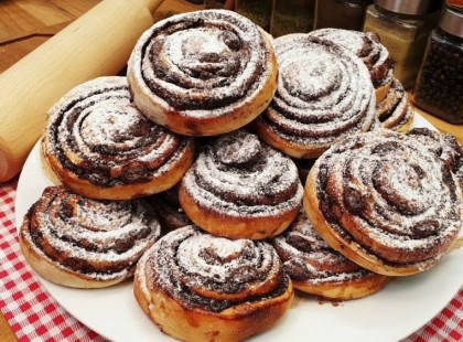 Pár napja Ördög Nóráék büféjében ettem Balatonakarattyán. 550 ft volt EGY sima kakaós csiga, ám a hidegzuhany csak ezután jött: