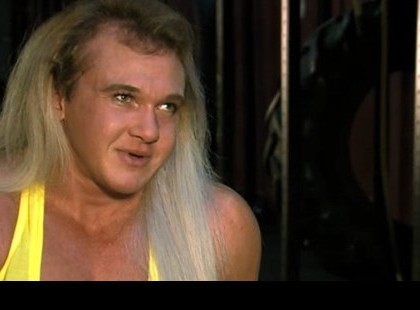 Szandi Magyarország legerősebb nője, és nem érdekli, hogy ha nem tetszik másoknak !Nem nem férfi hanem nő ! Itt a videó