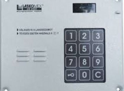 Ma reggel egy hajléktalan férfi ébresztett minket heves csengetéssel a kaputelefonon. Ezután egy egész Életre szóló leckét kaptunk a sorstól!