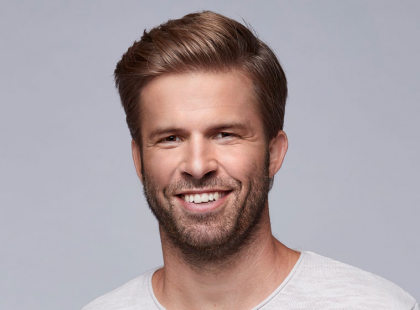 Jajj de édes!!! Sebestyén Balázs kisfia csodaszép szőke kis hajasbaba – A kis Noellel posztolt elragadó fotót!