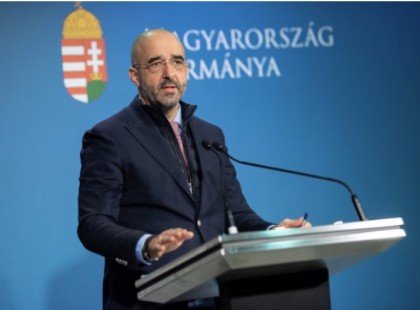 Baj van: sorra kerülnek karanténba a kormánytagok