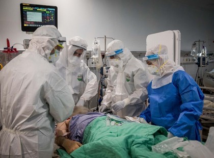 Ilyen még nem volt! Soha nem látott mértékben emelkedik a koronavírusos betegek száma! 1 perce jött az ijesztő adat! MA REGGELRE ISZONYATOS SZÁMÚ ÚJ FERTŐZÖTT LETT, más szomorú dolog is történt az éjjel!