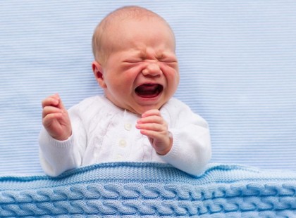 3 hónapos kisbabát bántalmazott egy magyar pár Angliában - összetörték a kis csontjait