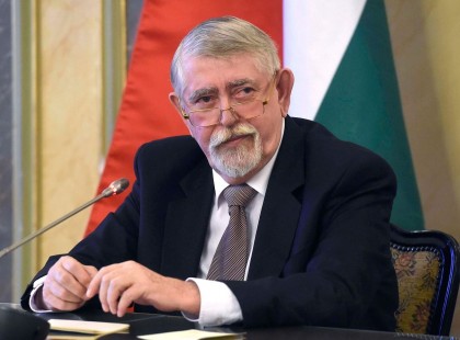 Koronavírus – Újabb szigorítások: ezt közölte Kásler Miklós