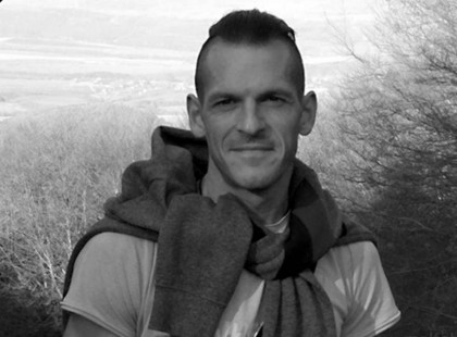 Fájó szívvel tudatjuk, hogy 39 éves korában, életét vesztette Jakab Péter magyar tehetséges focista.