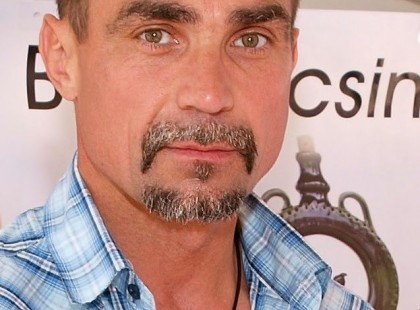 EZ AZ 1. NYILVÁNOS FOTÓ : Először mutatta meg álomszép feleségét Ambrus Attila vagyis a Viszkis rabló! Atya ég! Ritka Gyönyörű nőt talált maga mellé