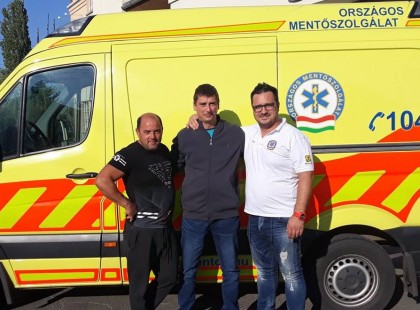 17-szer élesztették újra ezt a férfit a Magyar mentősök. 2 órán át küzdöttek a férfi életéért !GRATULÁLJUNK NEKIK SOK SZÍVECSKÉVEK <3