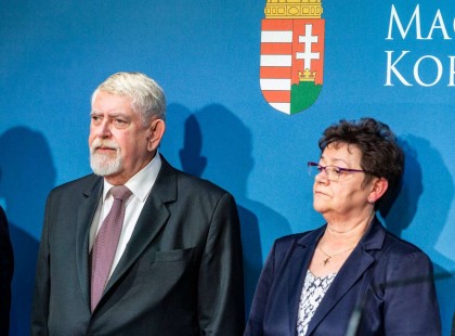 Nagy a baj!Annyi a súlyos koronavírusos beteg ,hogy orvosokat, ápolókat rendeltek fel Budapestre